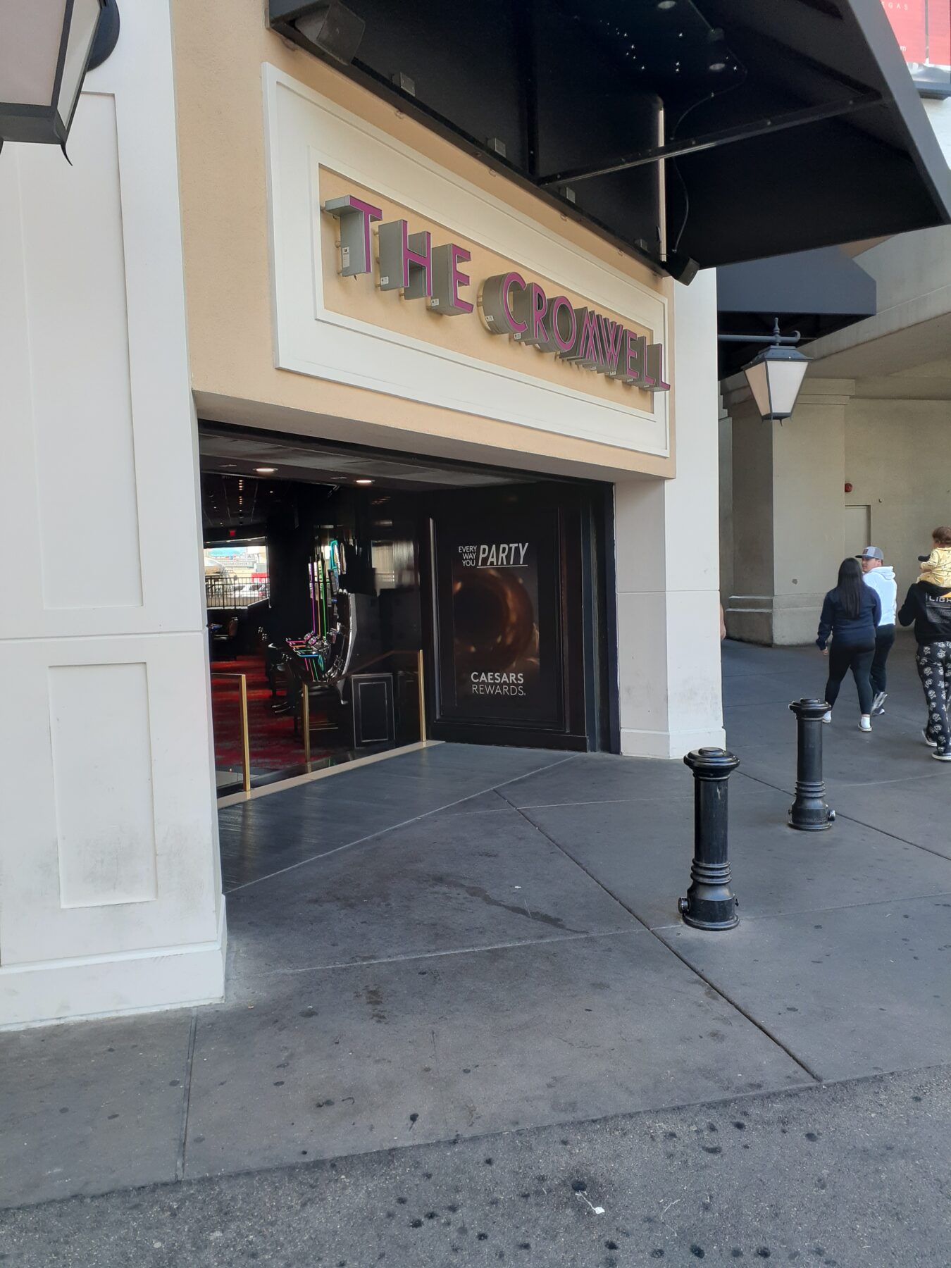 The Cromwell Las Vegas Sportsbook Review - Blog - Square Bettor